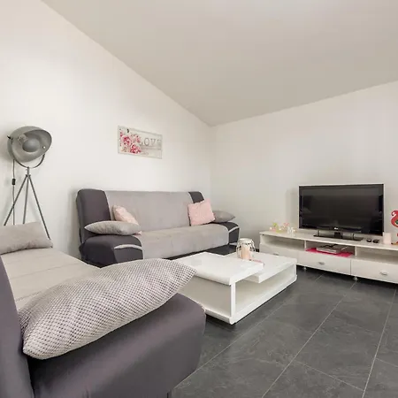 Apartment Amazing In Mulo With Wifi
