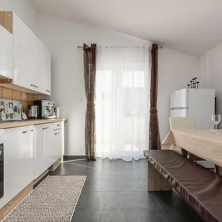 Apartment Amazing In Mulo With Wifi Vrsi