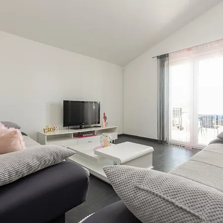 Stunning In Mulo With Wifi Apartment *