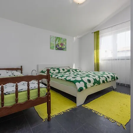 Stunning In Mulo With Wifi Apartment *